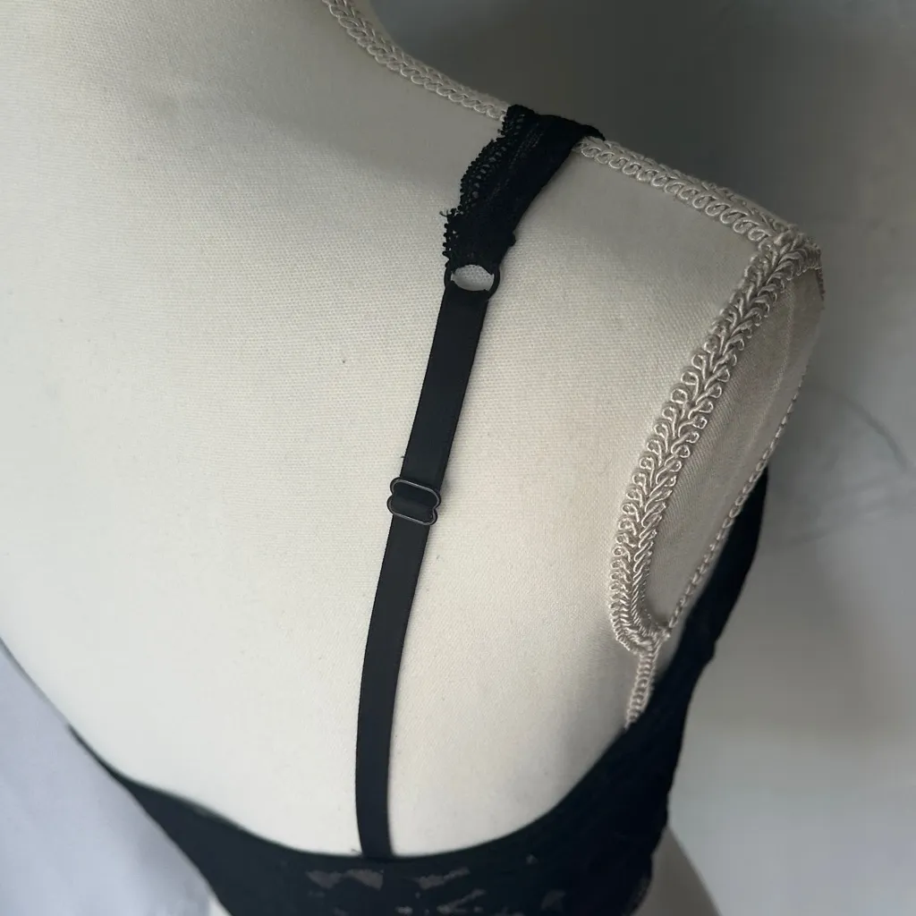 PINK Victoria's Secret Black Floral Lace Bra - Image 6