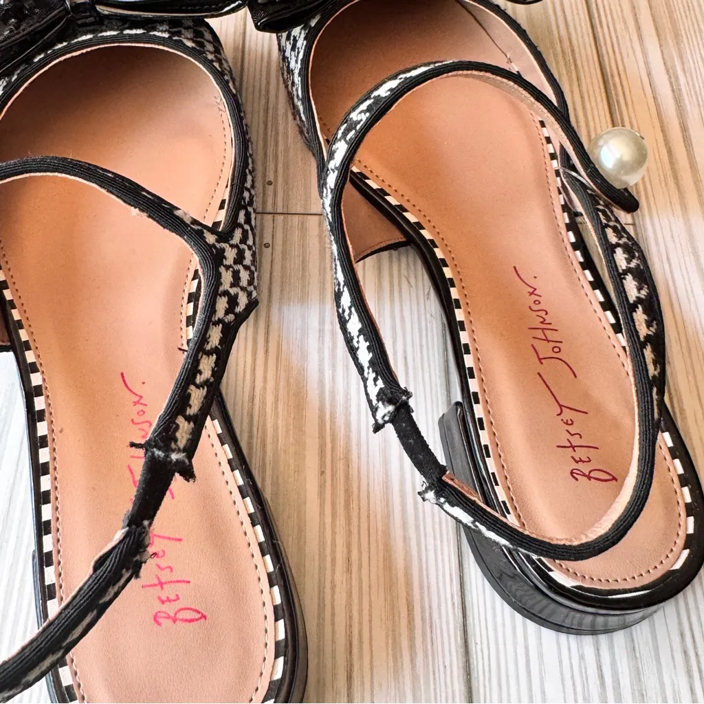 Betsey Johnson LIVY HOUNDSTOOTH Mary Jane Women's Flats Bow and Pearl Detail 7.5 - Image 4