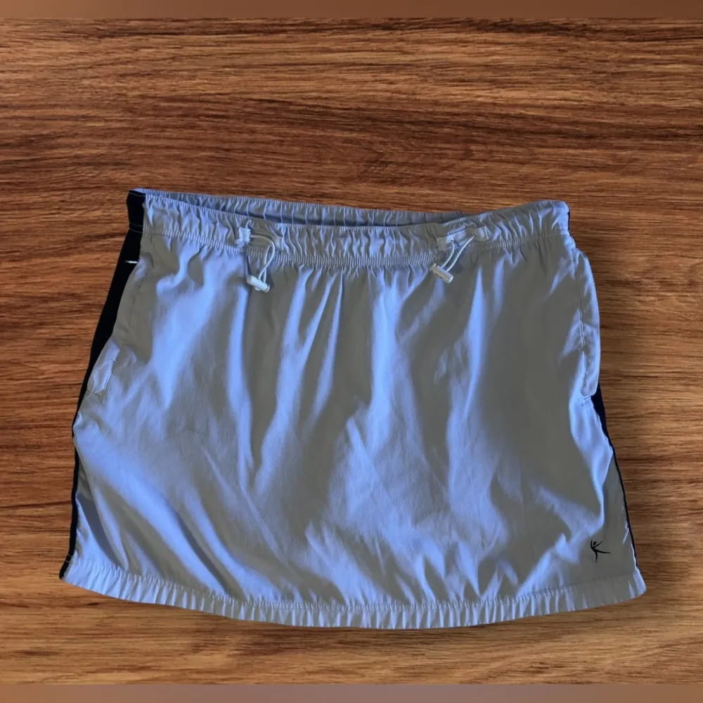 Women's Mid Rise Danskin Skort Performance Skort Shorts WhiteBlack size M(8 - Image 3