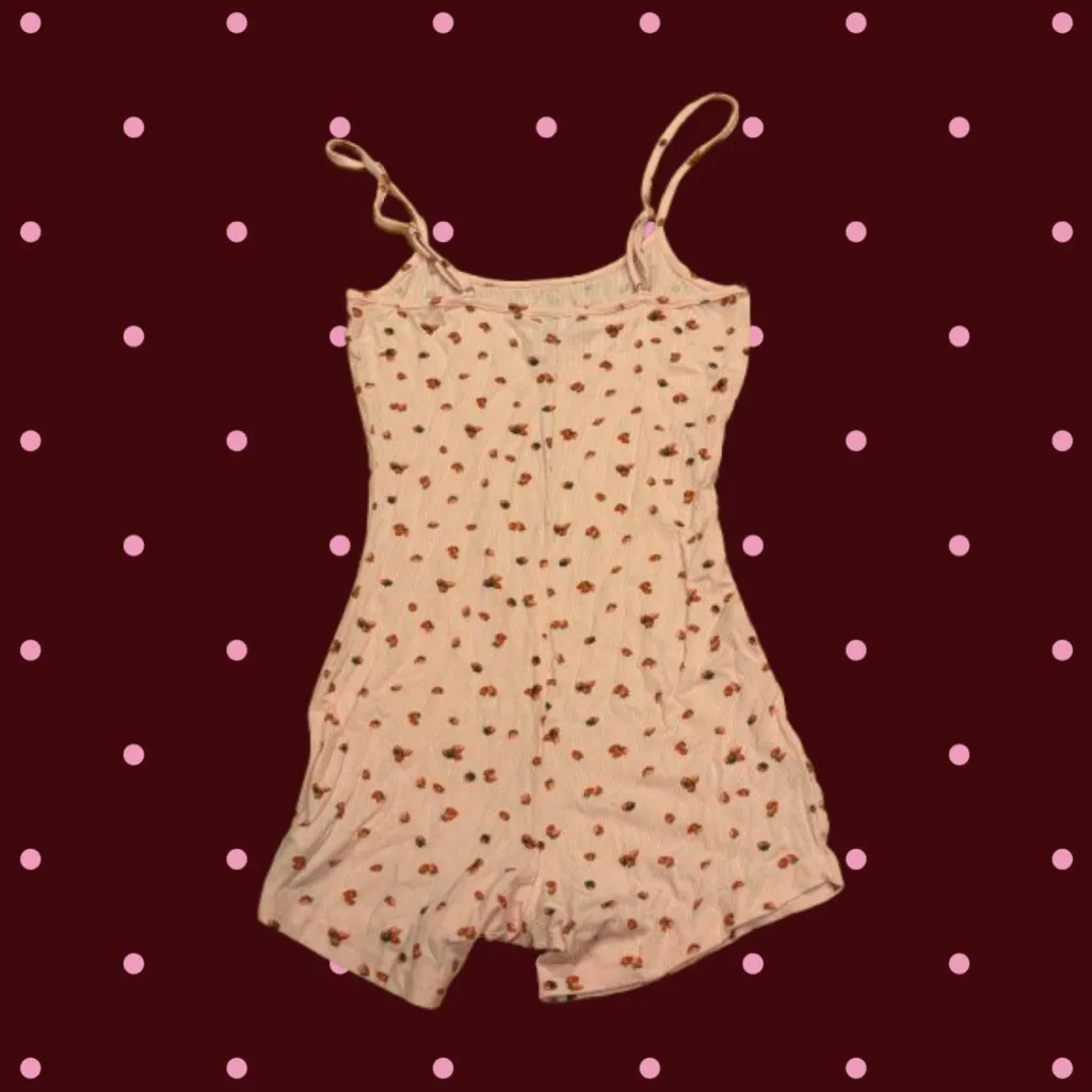 Pink Strawberry Print Spaghetti Strap Ribbed Romper - Edikted - Image 2