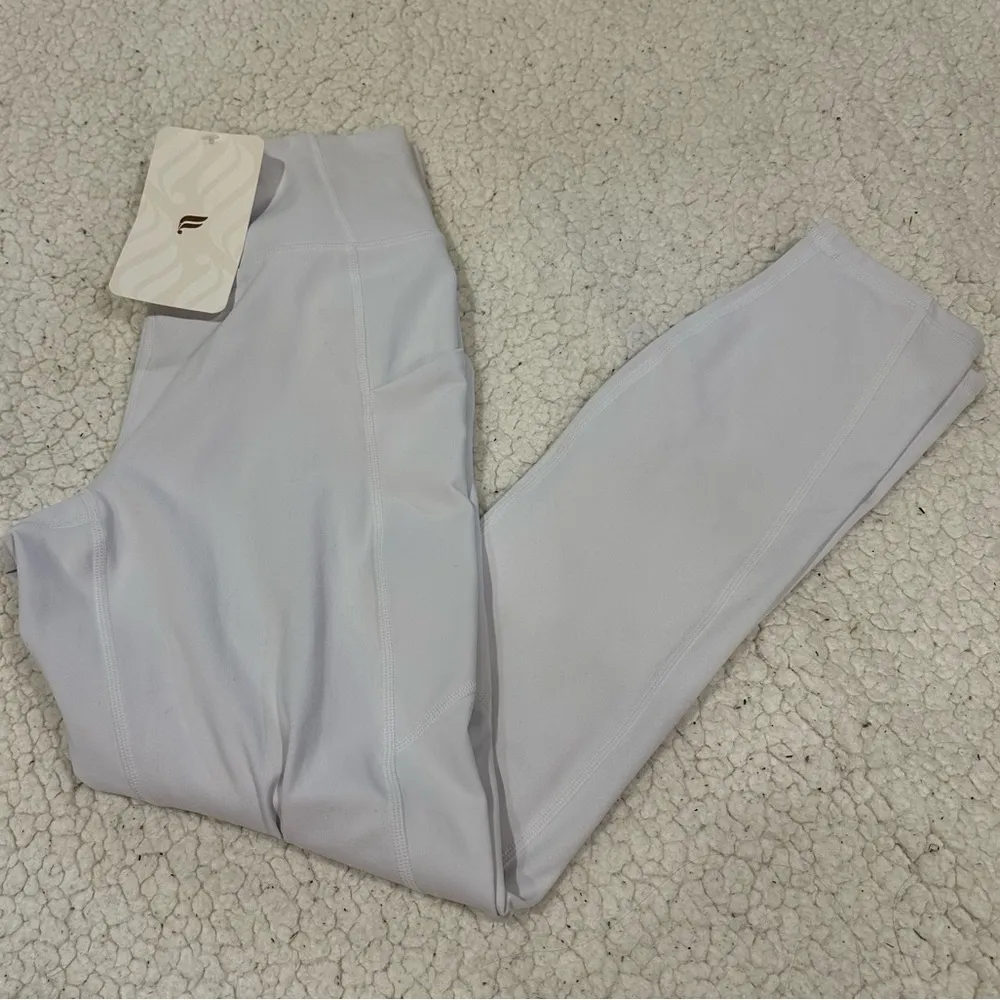 NWT fabletics pureluxe the oasis 7/8 leggings size small - Image 2