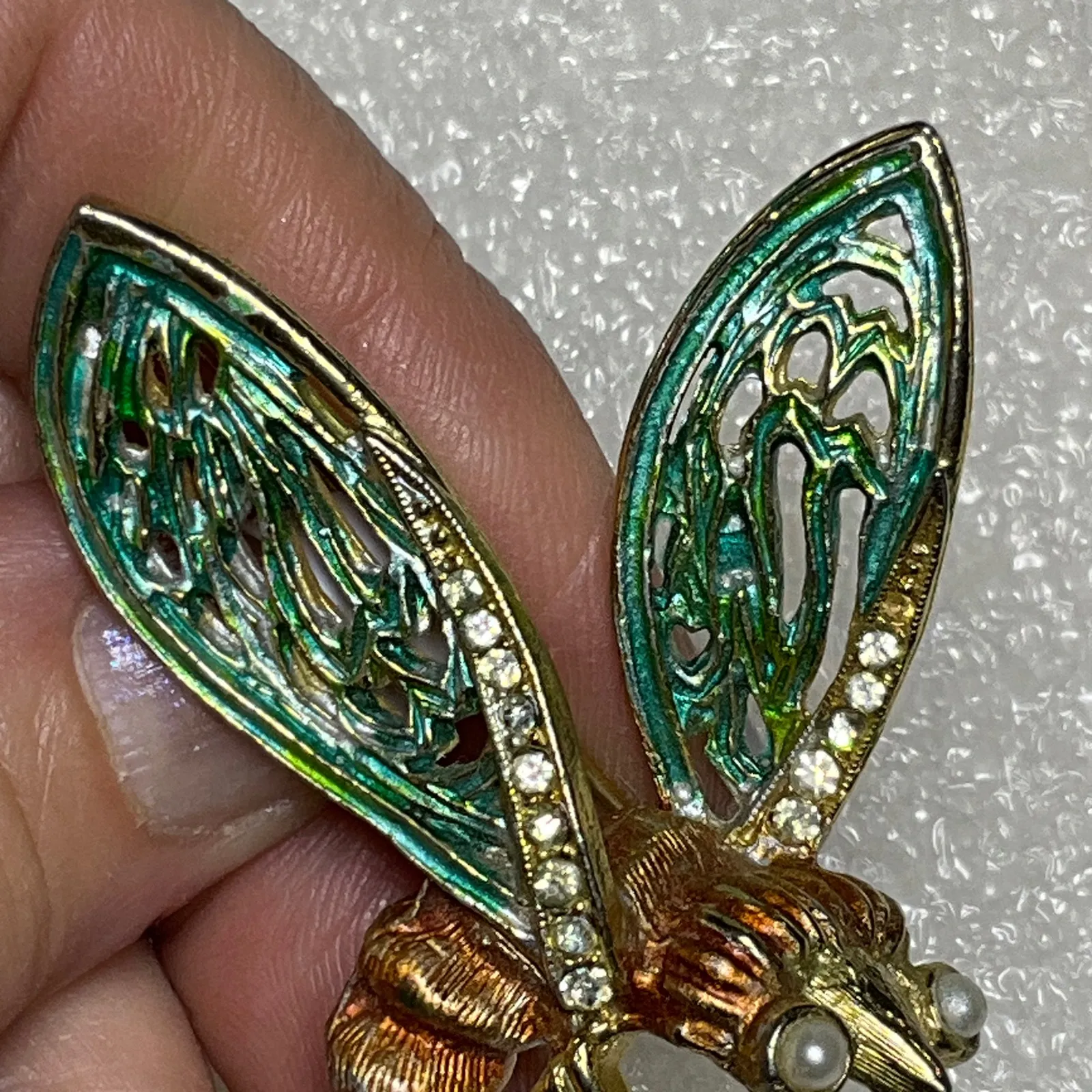 Vintage Bee Brooch Rhinestone Insect Pin‎ Gold Tone Pearl Eyes 2" Jewelry - Image 8