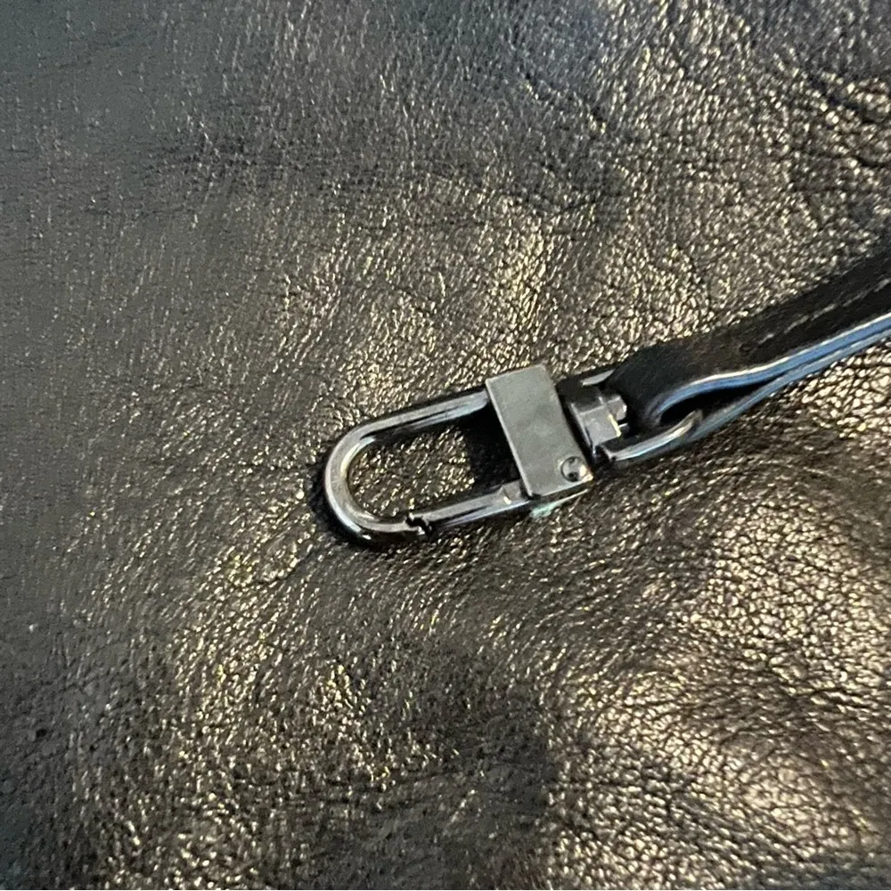 Alice + Olivia Large Leather Black Messenger Style Purse Bag - Image 12