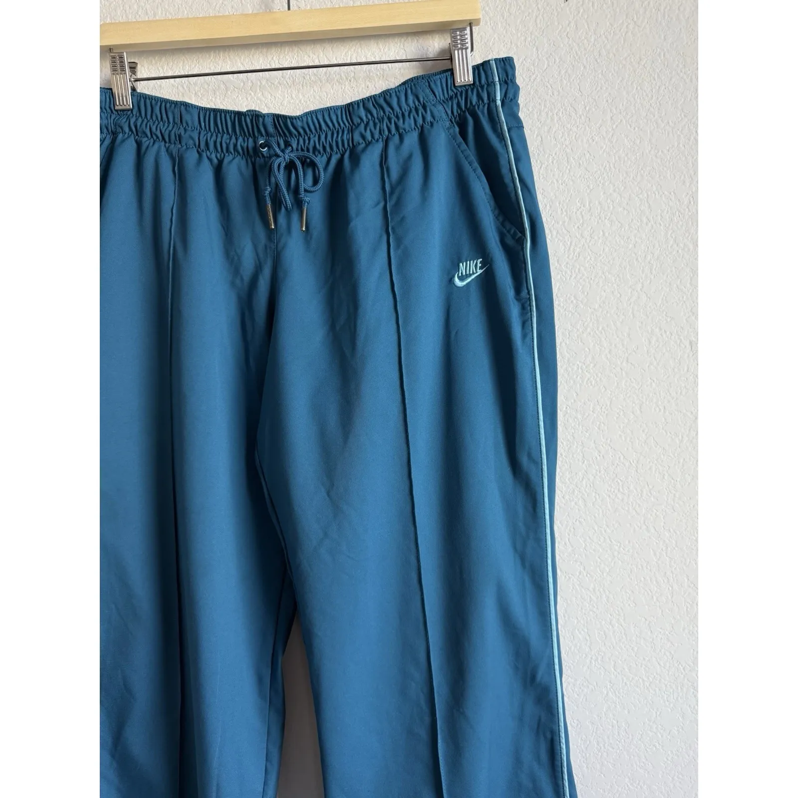 Vintage Nike Women's XL (16/18) Turquoise Blue Striped Athletic Jogger Pant 90's - Image 2