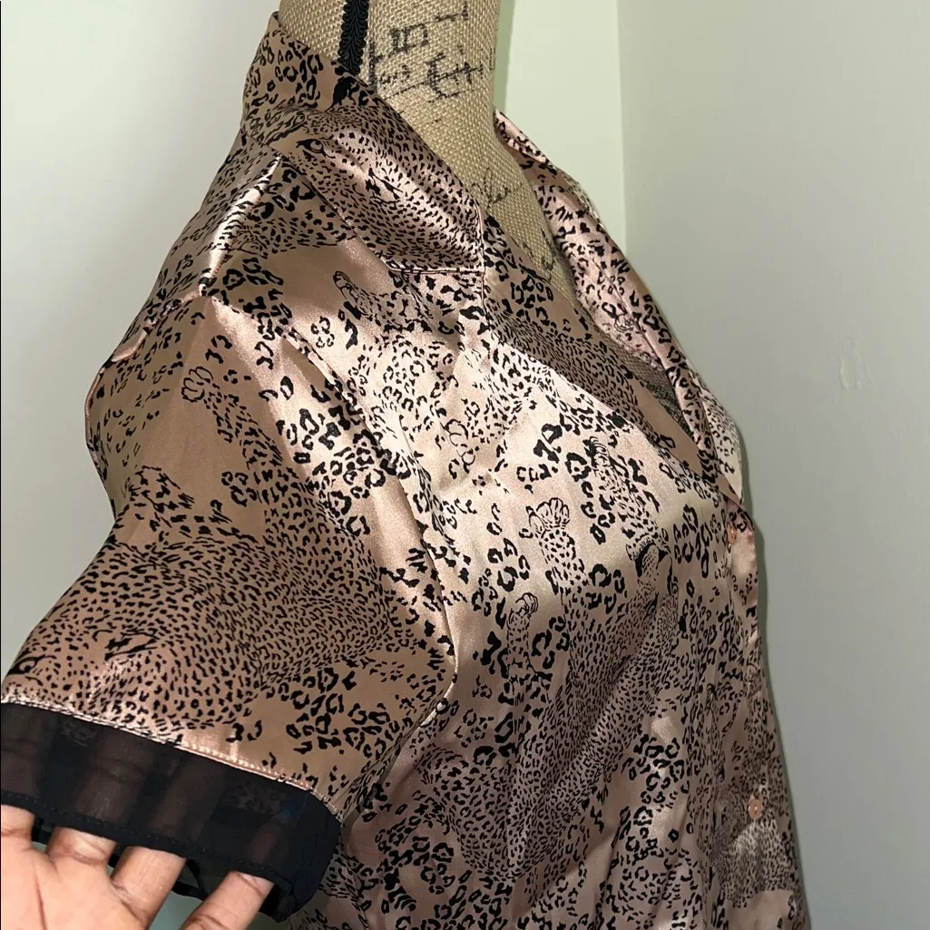 Elegant Leopard Print Satin Pajama Set Black Size M - Image 2