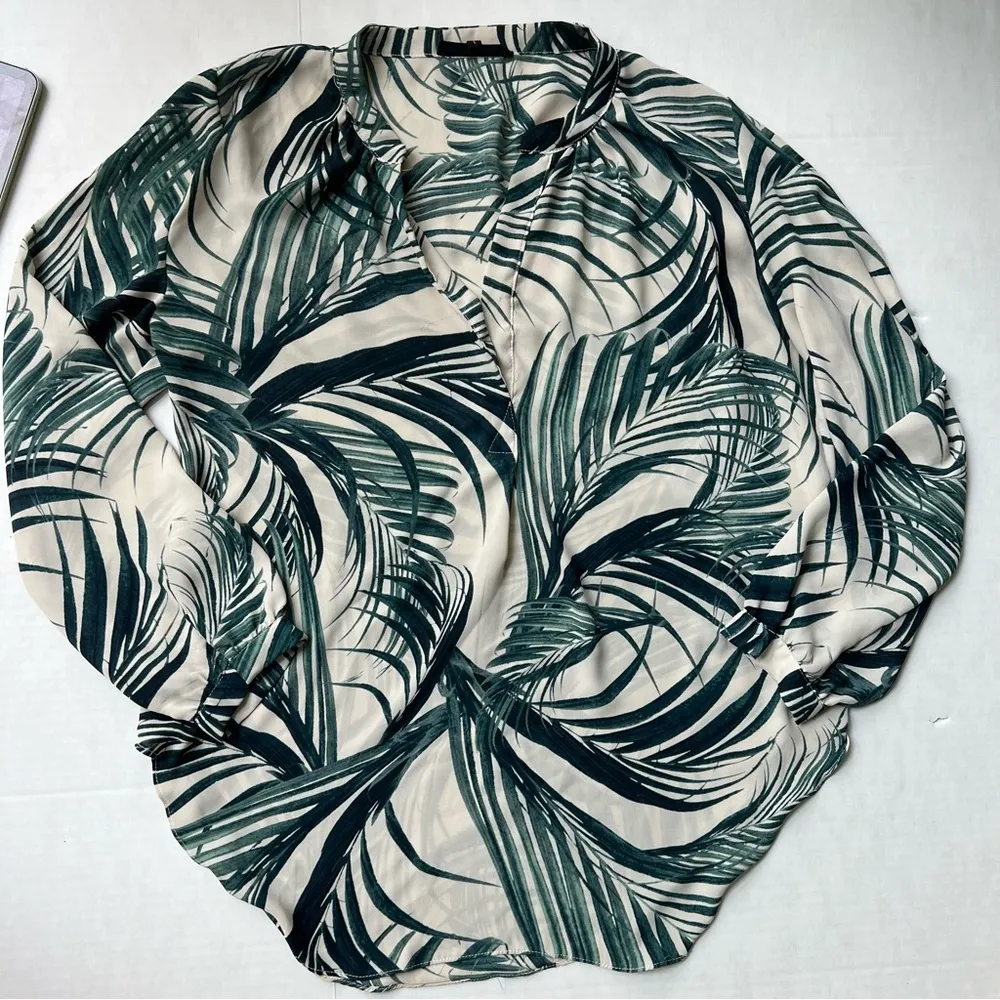 Tropical palm frond print v neck long sleeve blouse white green Large - Image 4