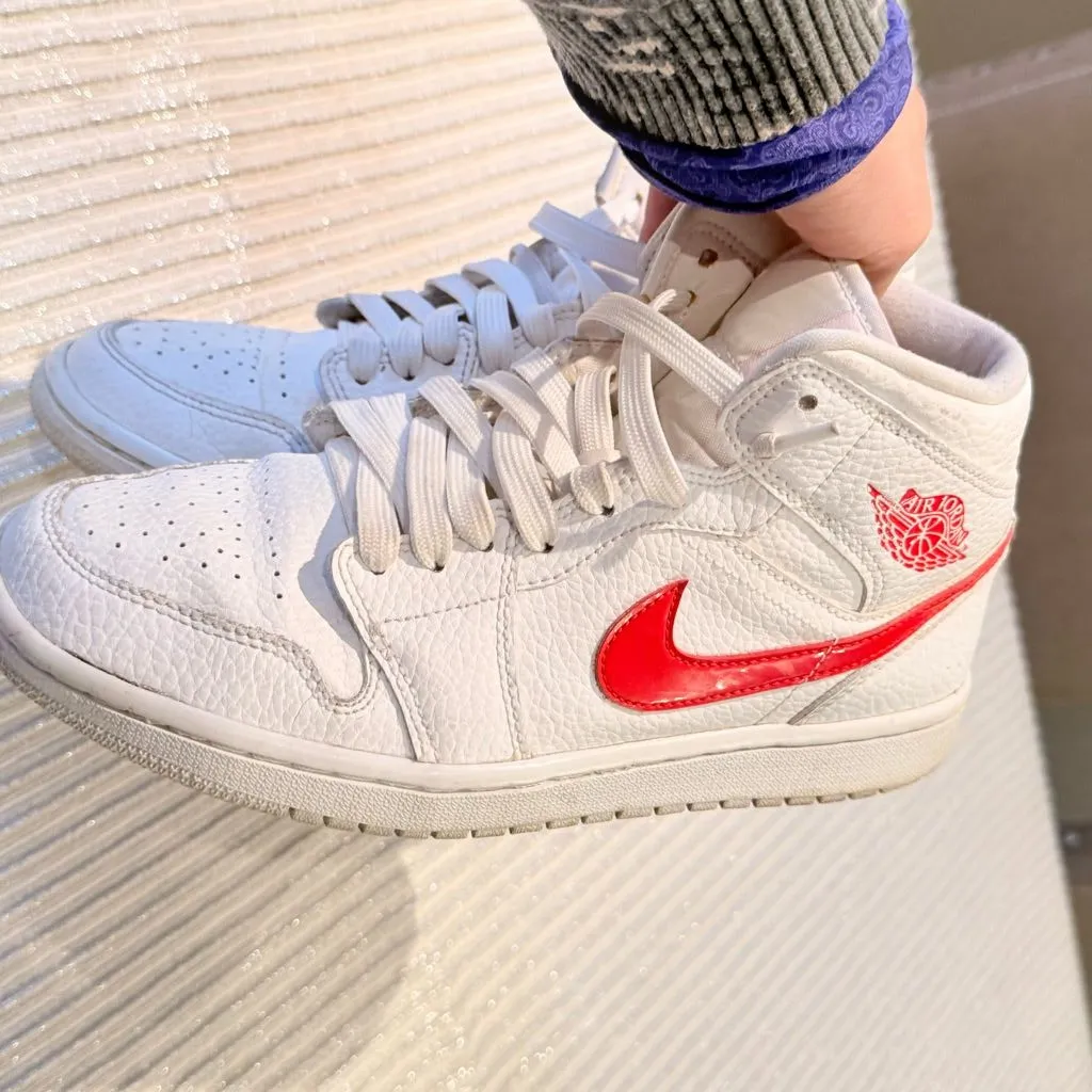 NIKE BQ6472-106 WOMENS SIZE 8 AIR JORDAN 1 MID SNEAKERS WHITE/RED - Image 4