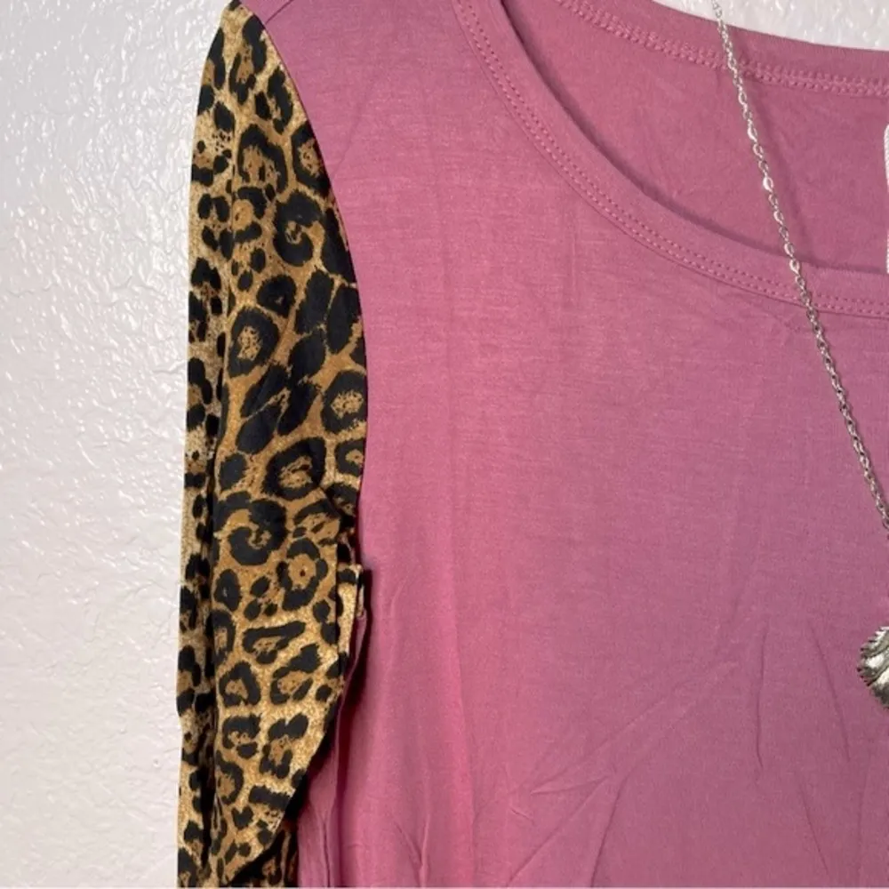 VIISHOW Women’s Long Sleeved Leopard Print Mauve Blouse w Necklace Size M New! Purple Size M - Image 3