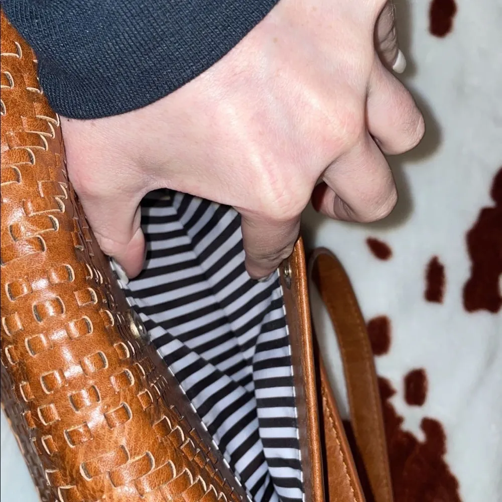 brown leather crossbody purse, perfect condition - Image 4