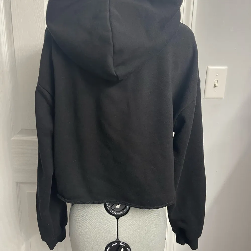🖤Byee-Byee Graphic Cropped  Hoodie, Medium - Image 3