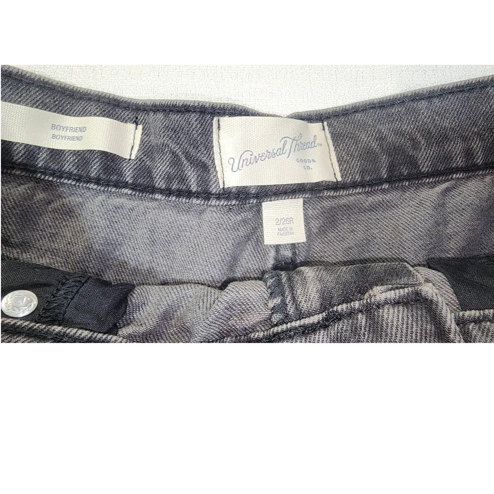 woman's boyfriend black jeans 26 waist universal thread - Image 7