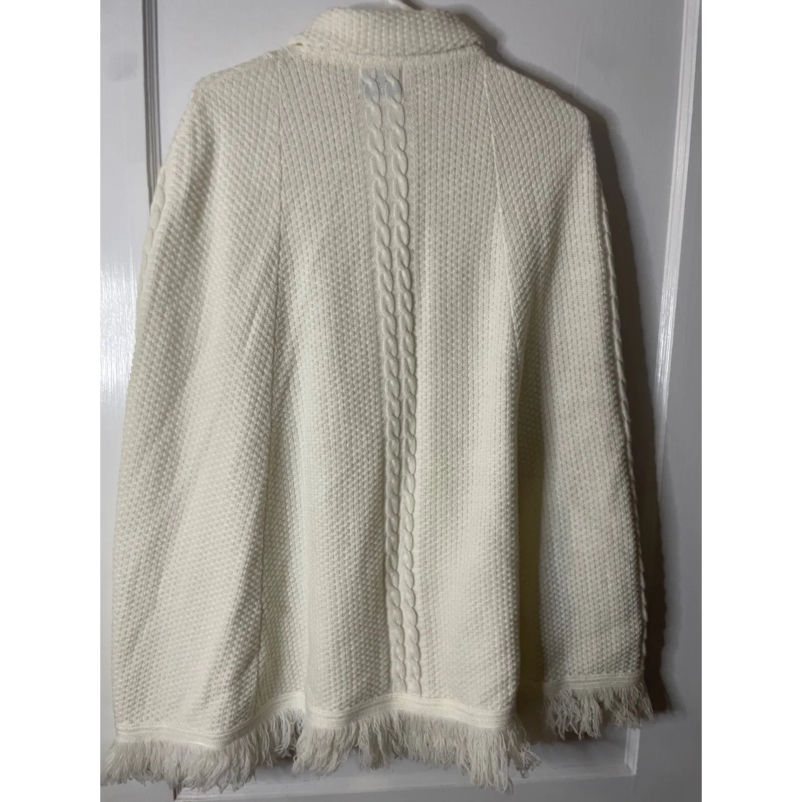 British Vogue Wintuk Cream Cable Knit Fringe Cape Shawl Sweater Size undefined - Image 4