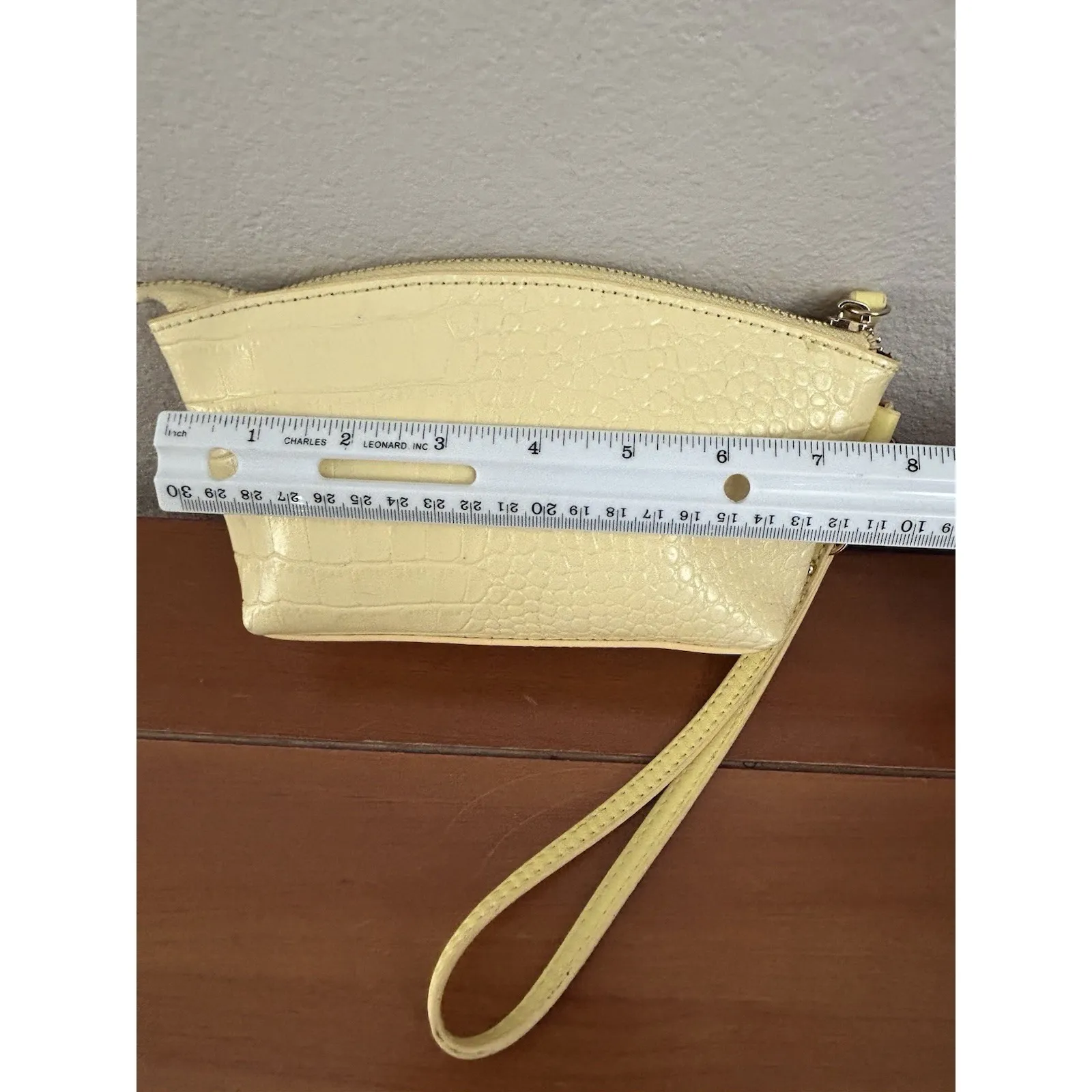 Sharif 1827 Designed in New York Double Jaguar Logo Yellow Leather Wristlet‎ - Image 4