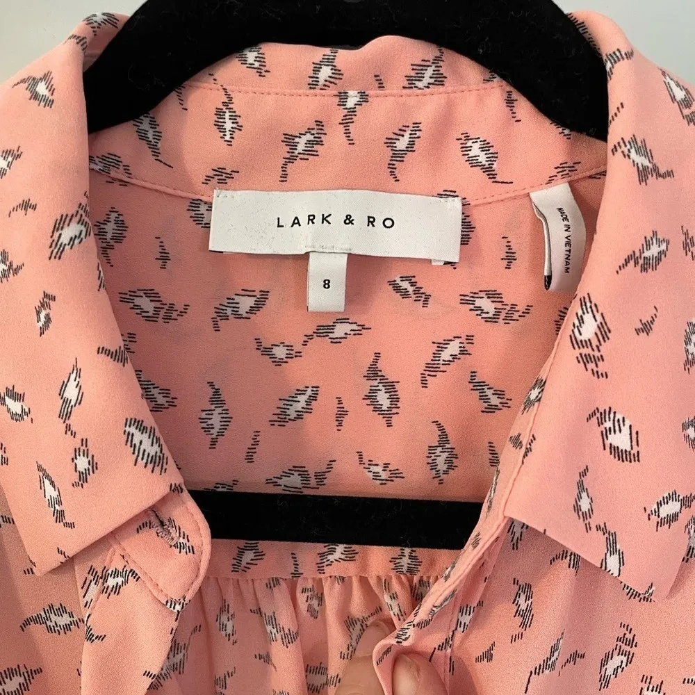 LARK & RO Pink‎ Feather Print Long Sleeve Button Up Shirt Women Size 8 Playful Pink - Image 4