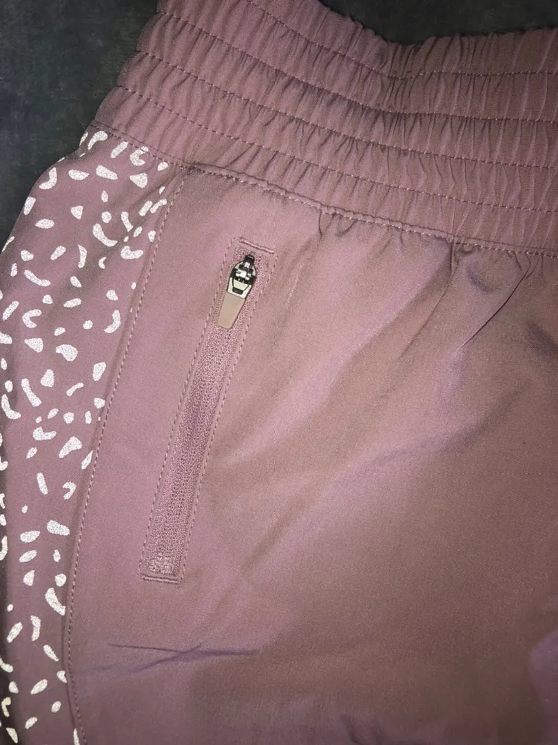 Active Shorts Pink Size M - Image 3