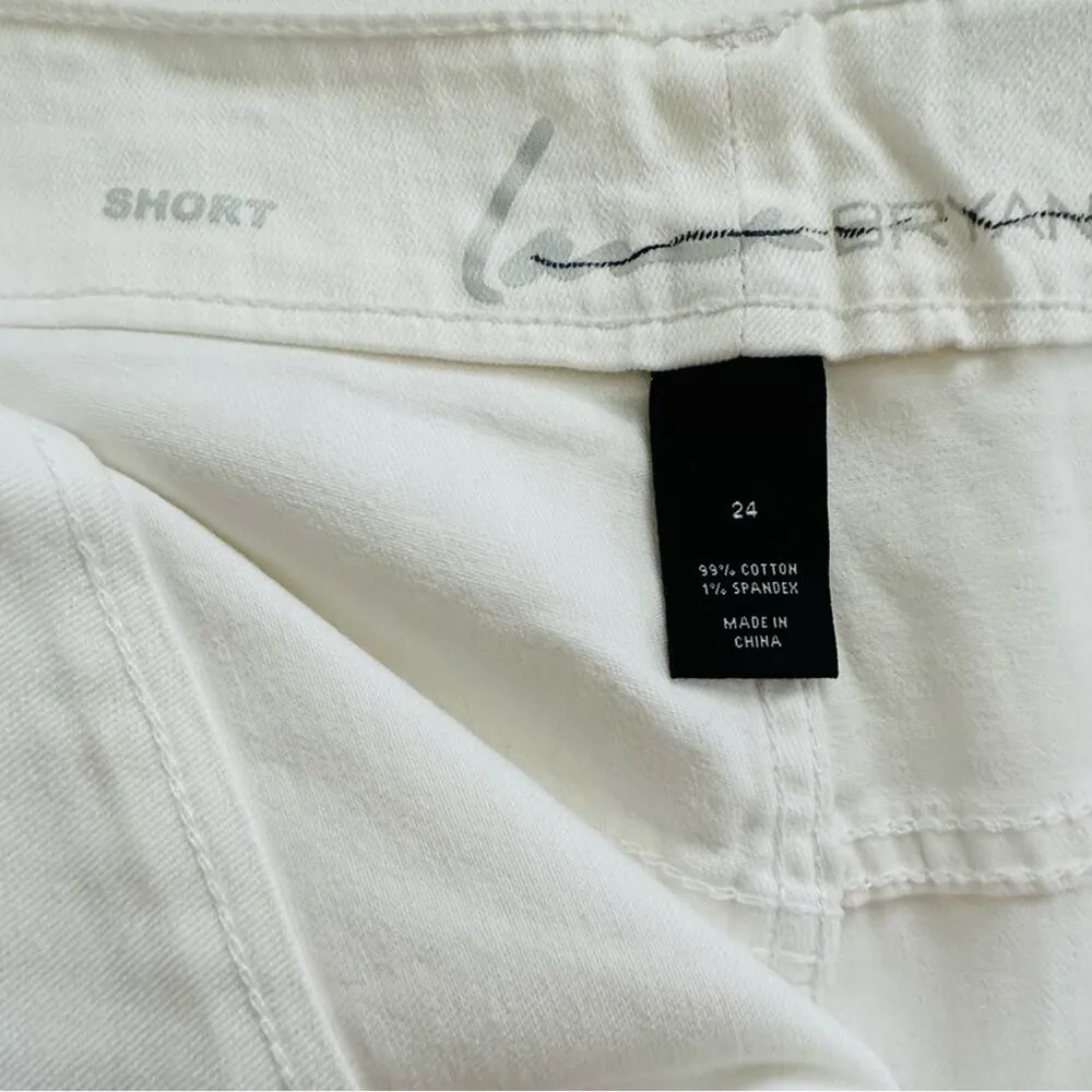 Lane Bryant Shorts White Boyfriend Denim Studded Pockets Frayed Hem Plus Size 24 - Image 2