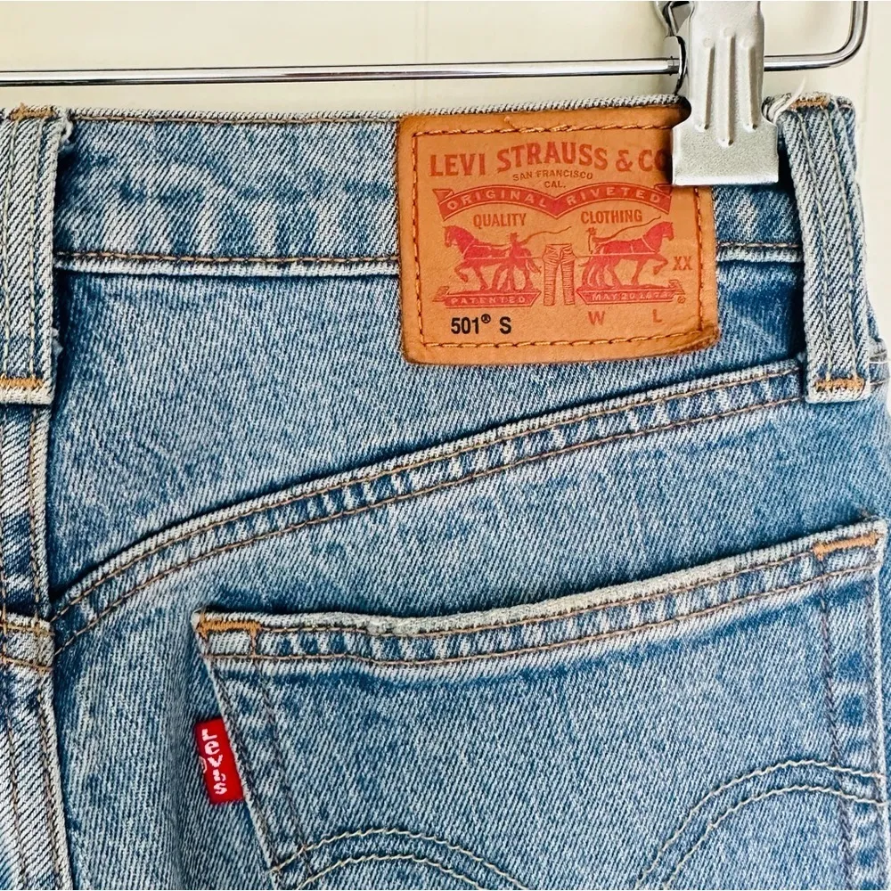 LEVI’S Women’s 501 Original Fit 26x30 - Image 6