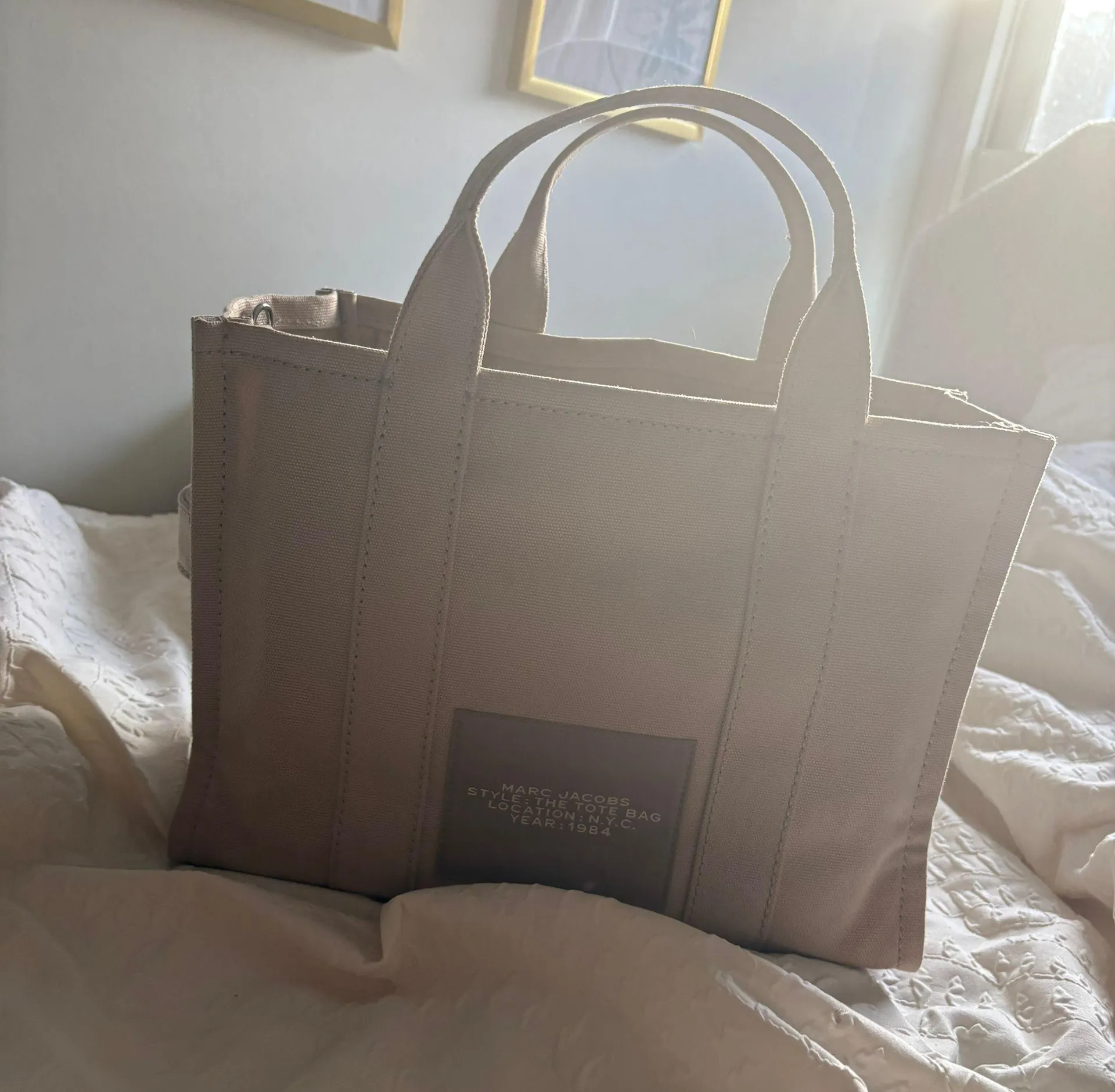 Marc Jacob’s Tote Bag Tan Medium - Image 2