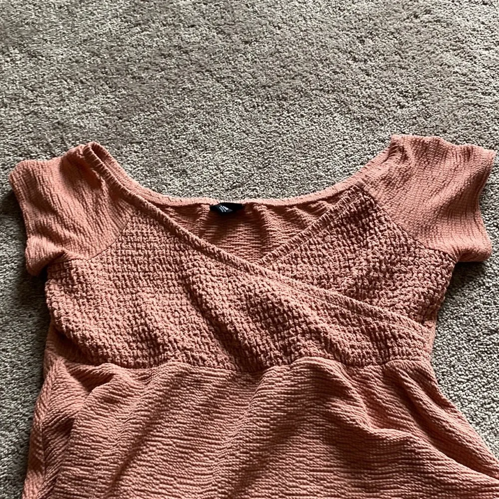 Torrid Dusty Pink Textured Smocked Off Shoulder Babydoll Top SIZE 00 - Image 5