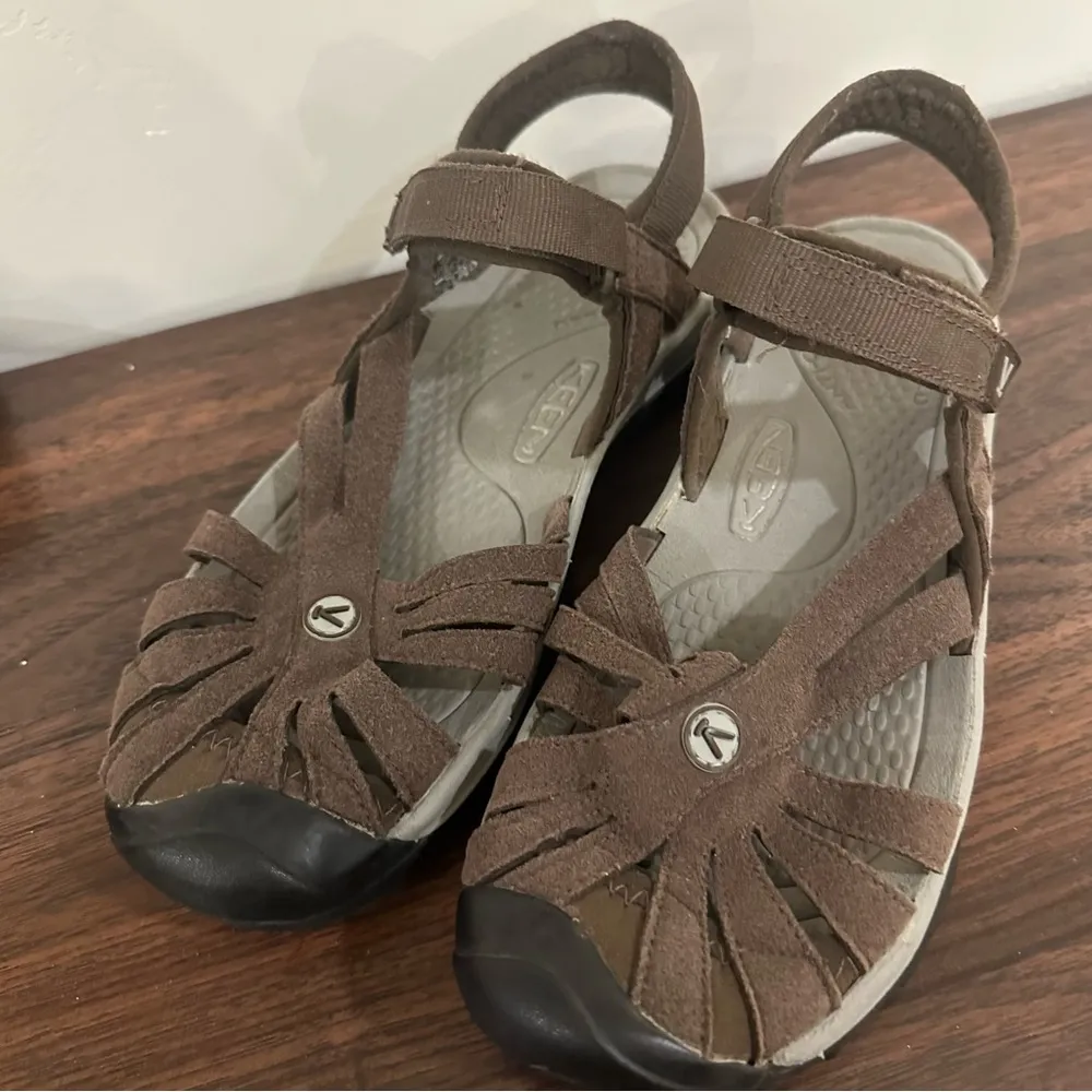 Keen Women’s ‘Rose’ Closed Toe Waterproof Casual Rugged Adventure Sandals Size 9 - Image 4