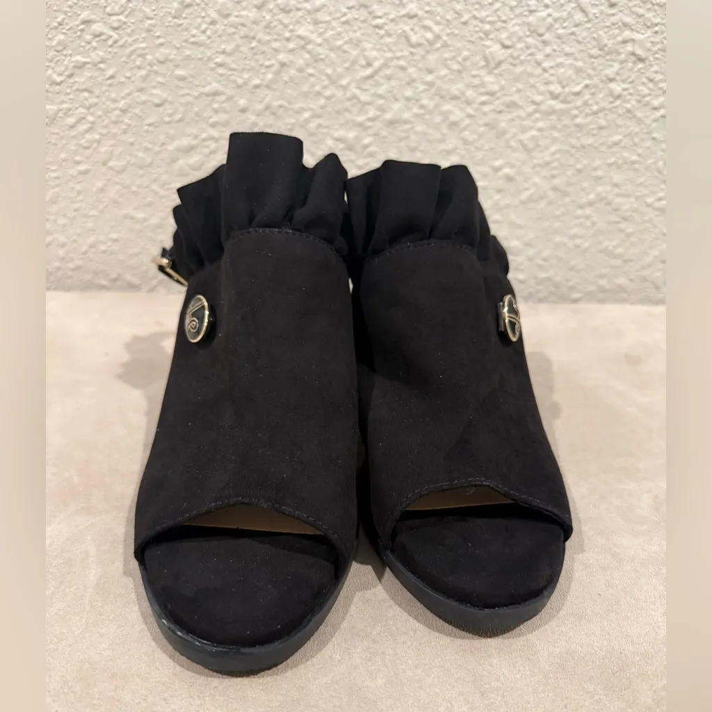 Lindsay Phillips Black Mules with Ruffle Detail Size 7.5 - Image 2