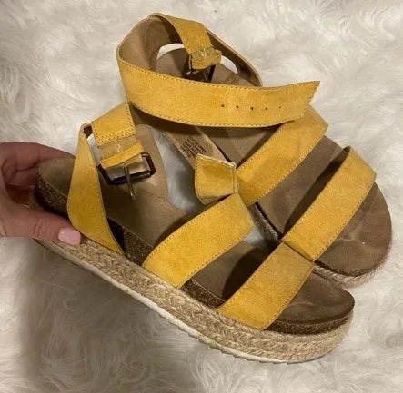 Target Yellow Platform Sandals - Image 3
