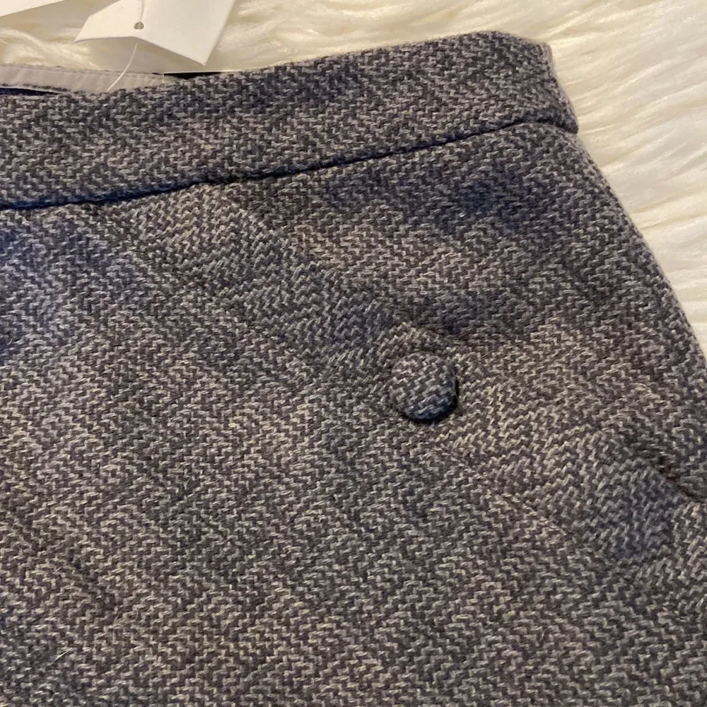 Banana Republics Women Wool Skirt size 12 long 19” very beautiful - Image 2