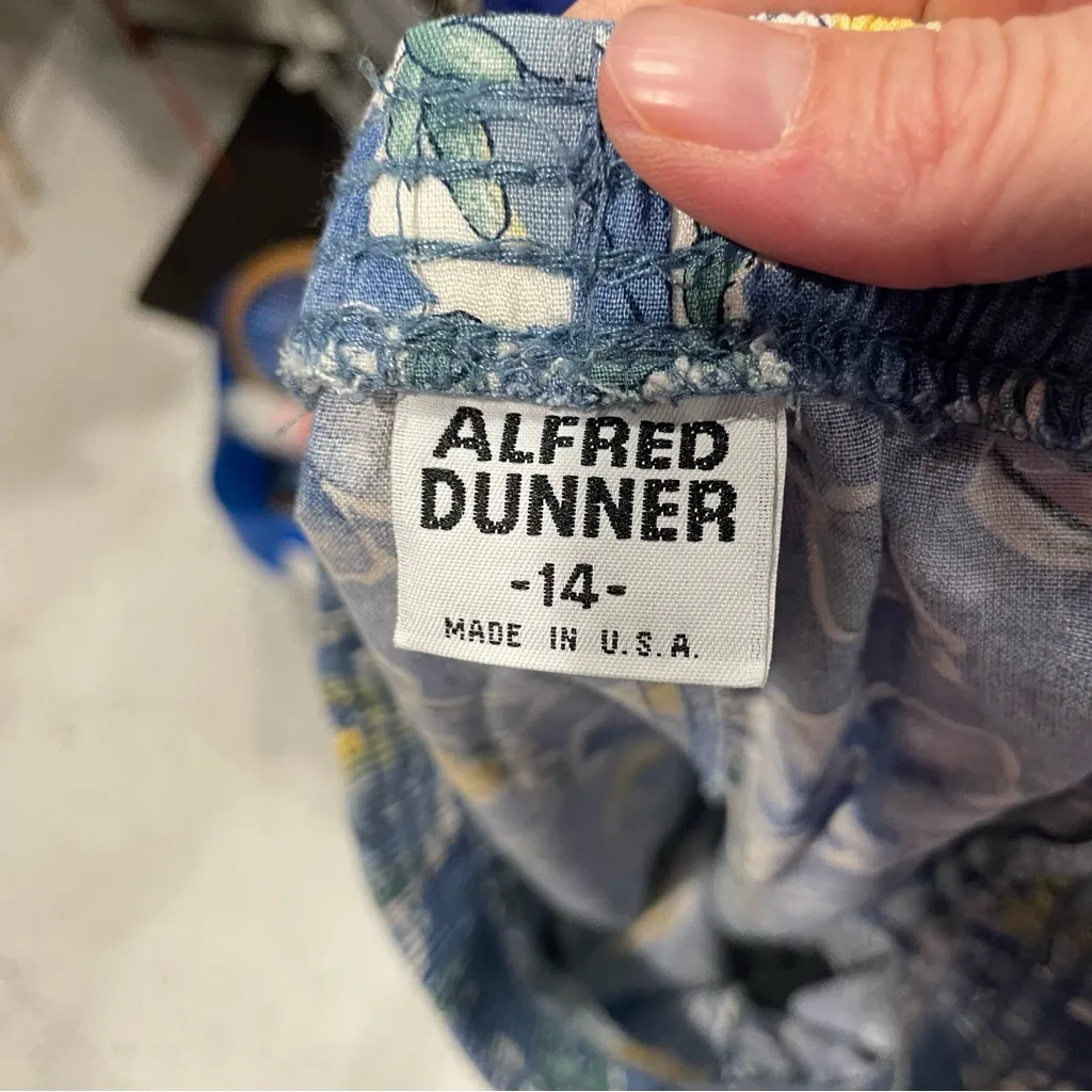 Cute flowy pull on grannycore mom shorts pockets bermuda Blue Size 14 - Image 5