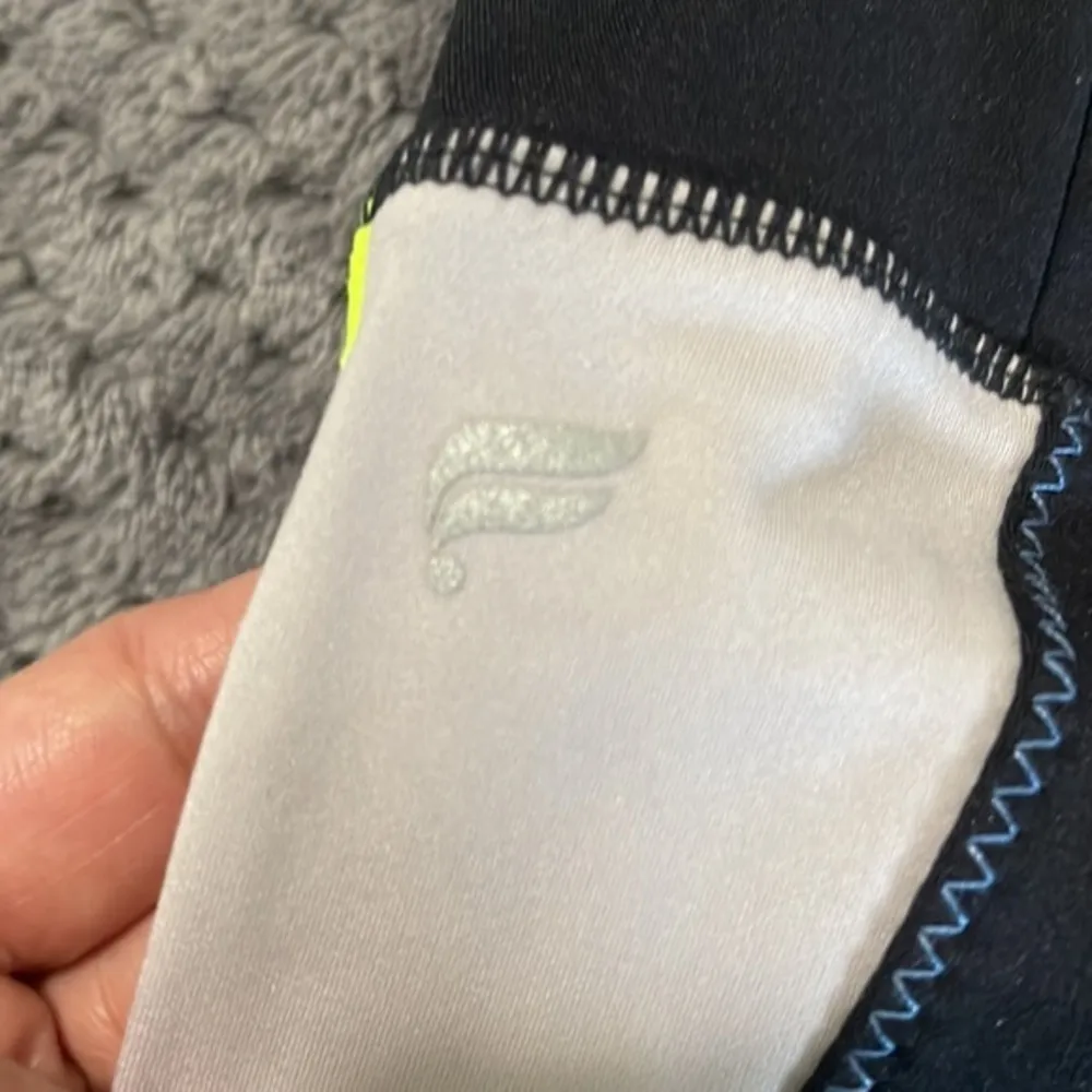 Fabletics Compression Black Biker Motion365 8" Shorts Size XS EUC #0839-AT - Image 7