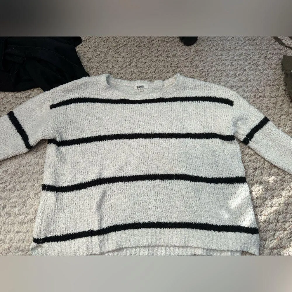 BB Dakota white & black striped sweater w/ 3/4 sleeves large - Image 2