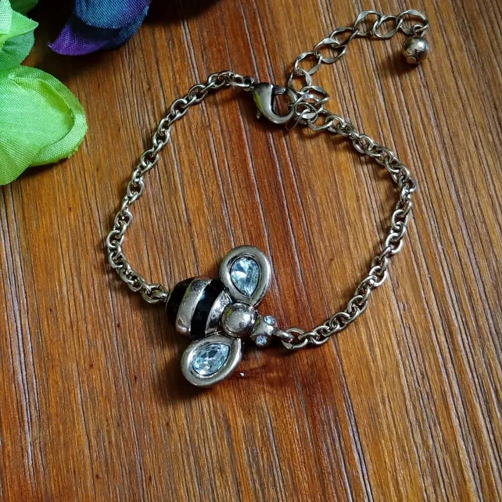 Bumble Bee with Rhinestones Gold tone Bracelet - Image 2