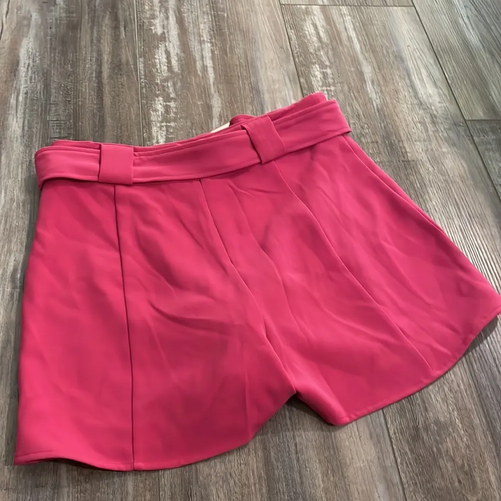 Lovers + Friends City Short in Magenta Pink Barbiecore - Image 8