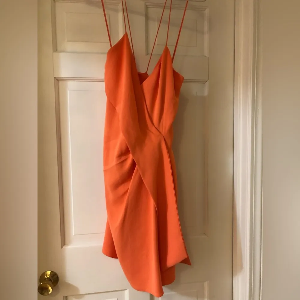 Alice + Olivia Katie Tie Wrap Mini Dress in Coral Orange Size 10 Sleeveless - Image 4