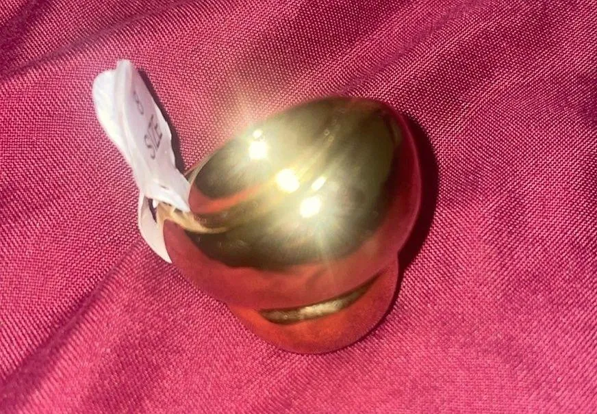 Gold chunky ring Size 8 - Image 3