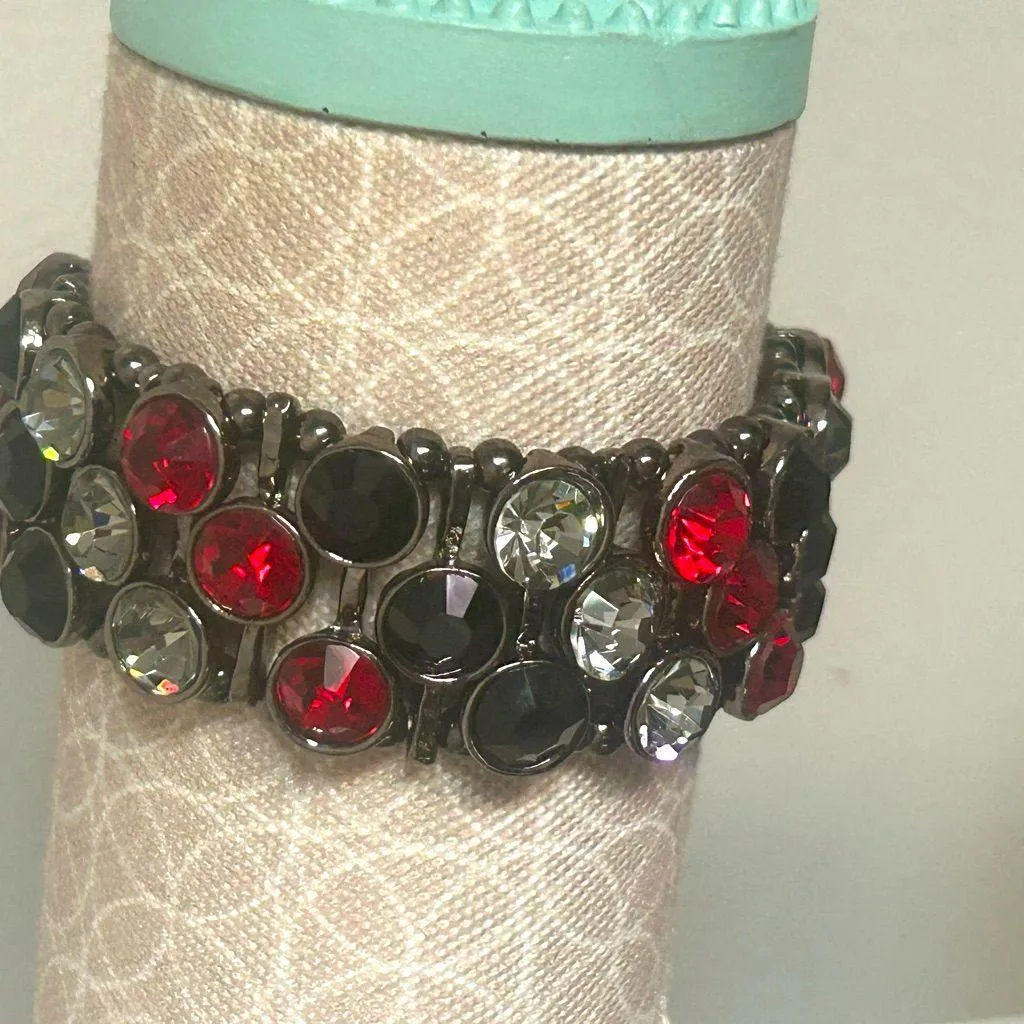 Statement Clear Red and Black Faceted Round Crystal Gunmetal Stretch Bracelet - Image 2