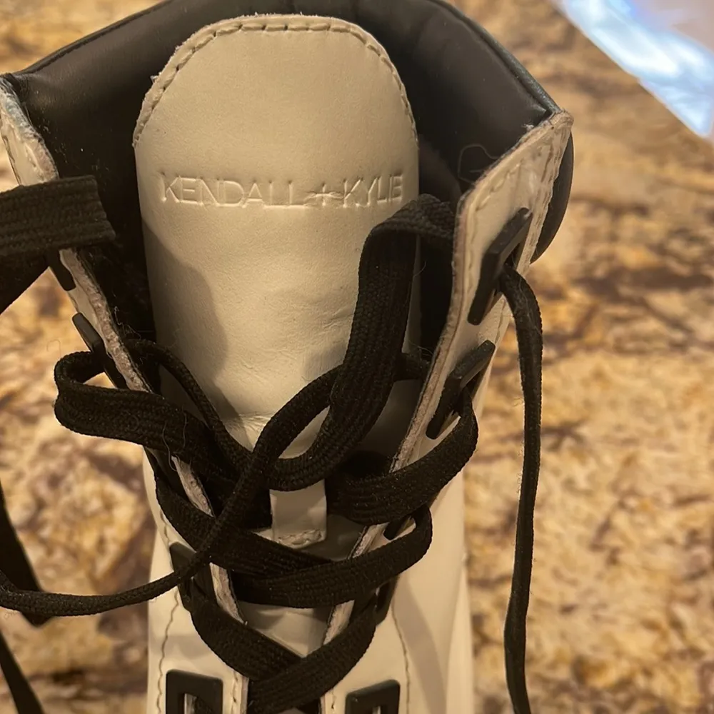 Kendall & Kylie combat style boots/shoes - Image 7