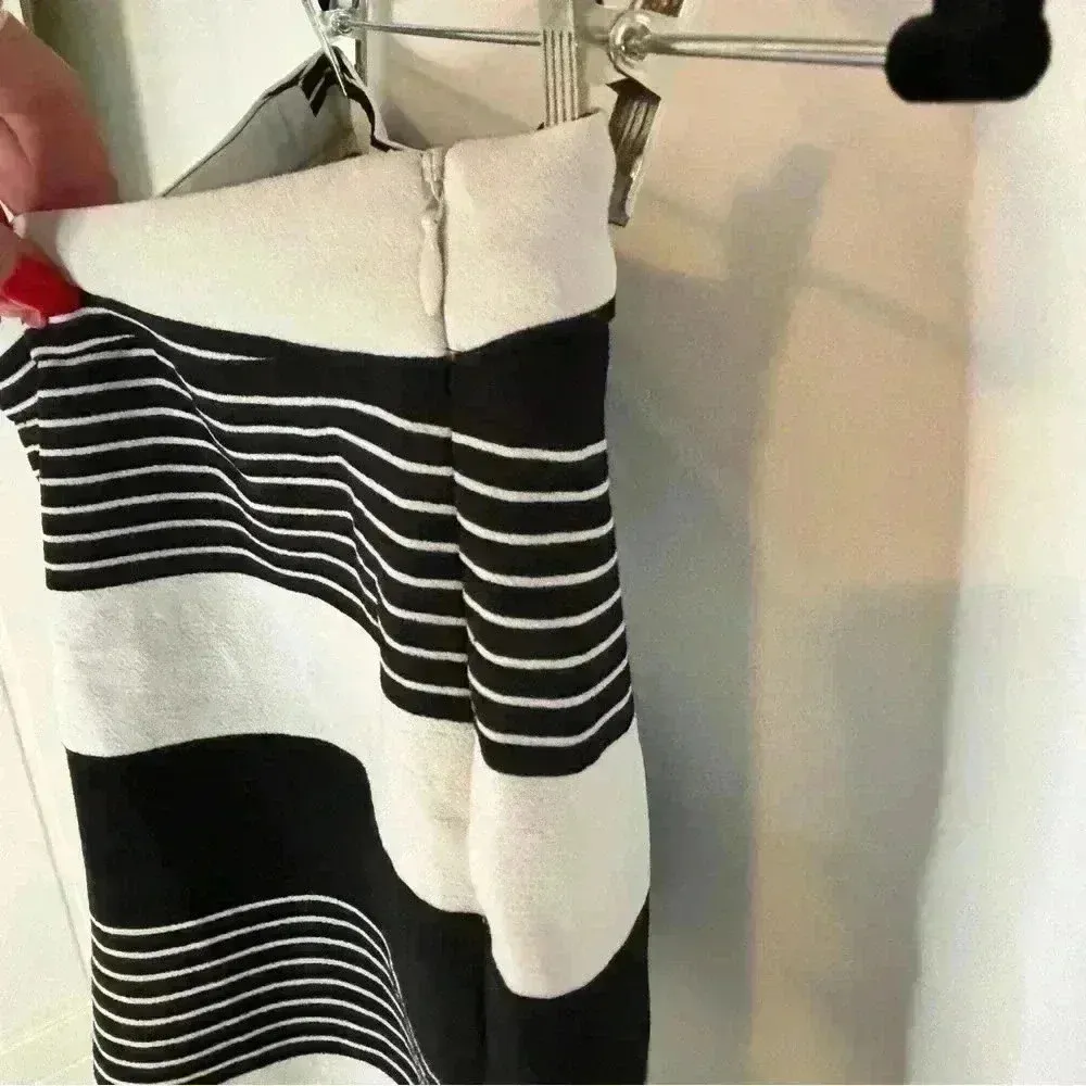 Cynthia Rowley Women’s Striped Dress Shorts Size 2 - Image 4