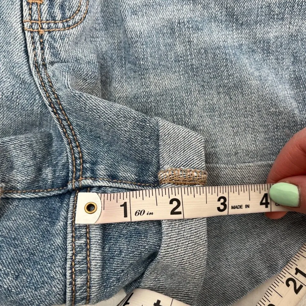 Old Navy Boyfriend Mid Rise Denim Jean Shorts Size 0 Medium Wash - Image 10