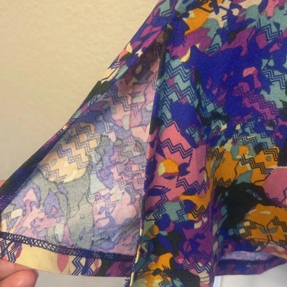 Lularoe Purple/Black Shirt Size 3XL EUC/NC #2466 - Image 2