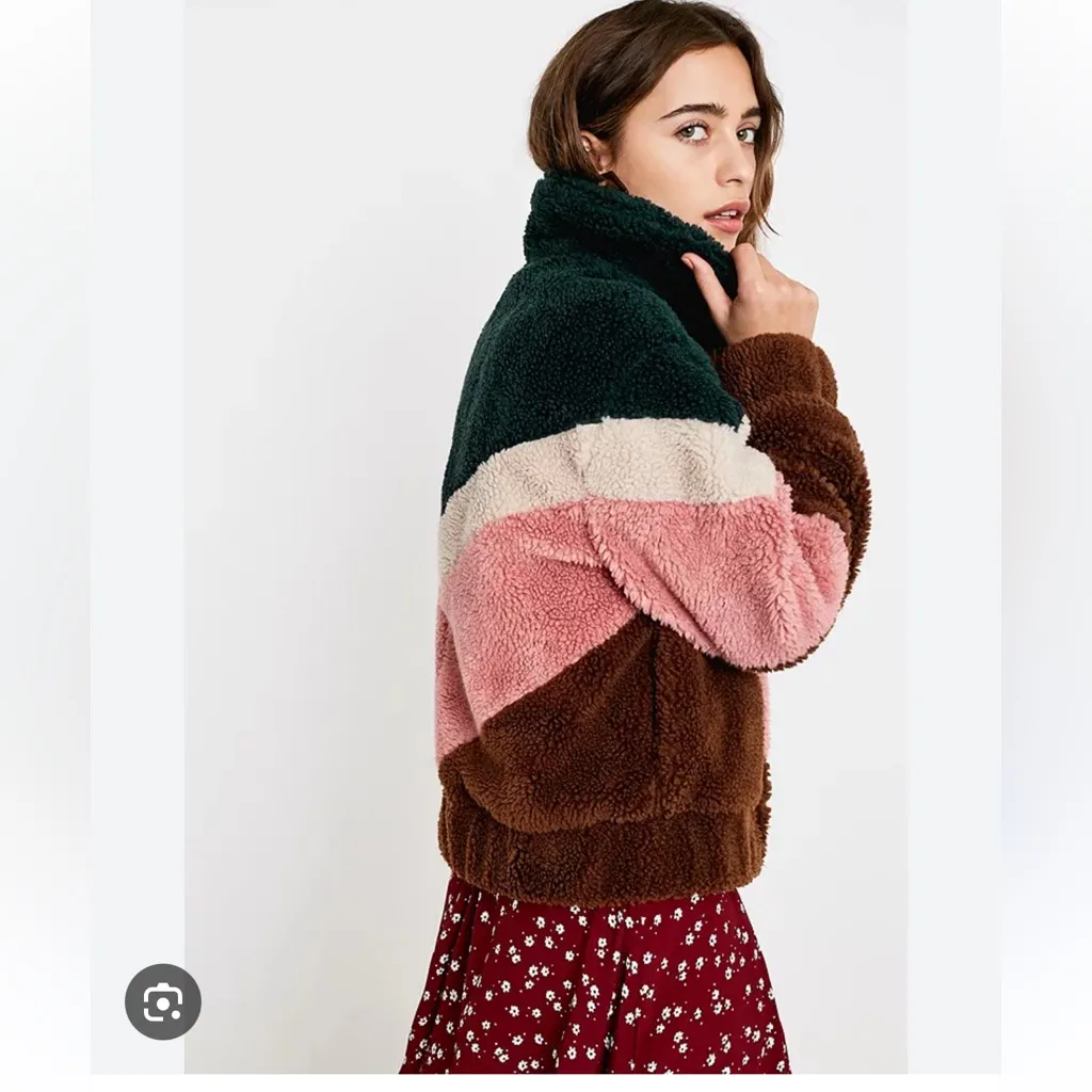 BDG  Chevron Sherpa Jacket in Earth Tones size medium. - Image 2