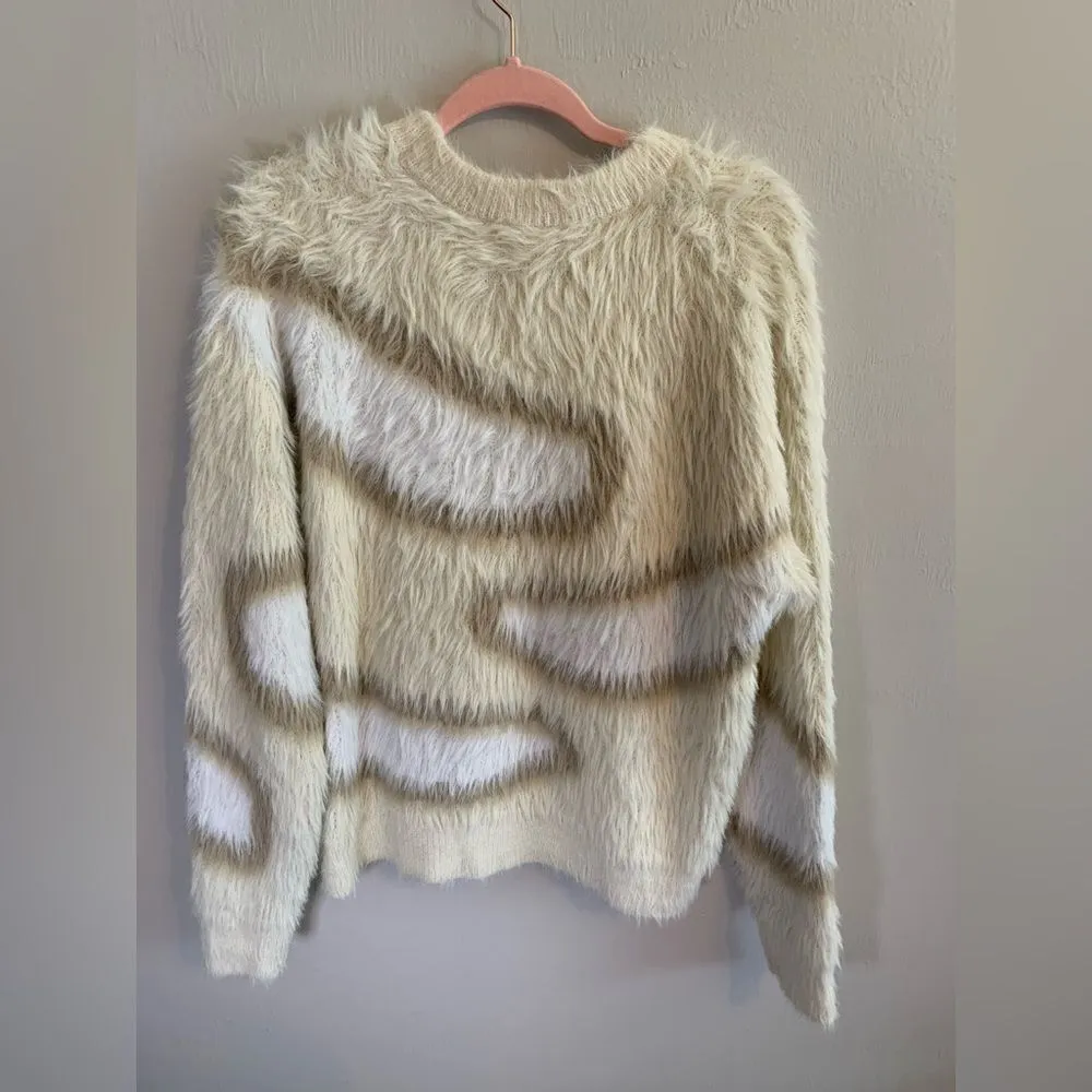 Storia Abstract Eyelash Fuzzy Sweater size M‎ - Image 7
