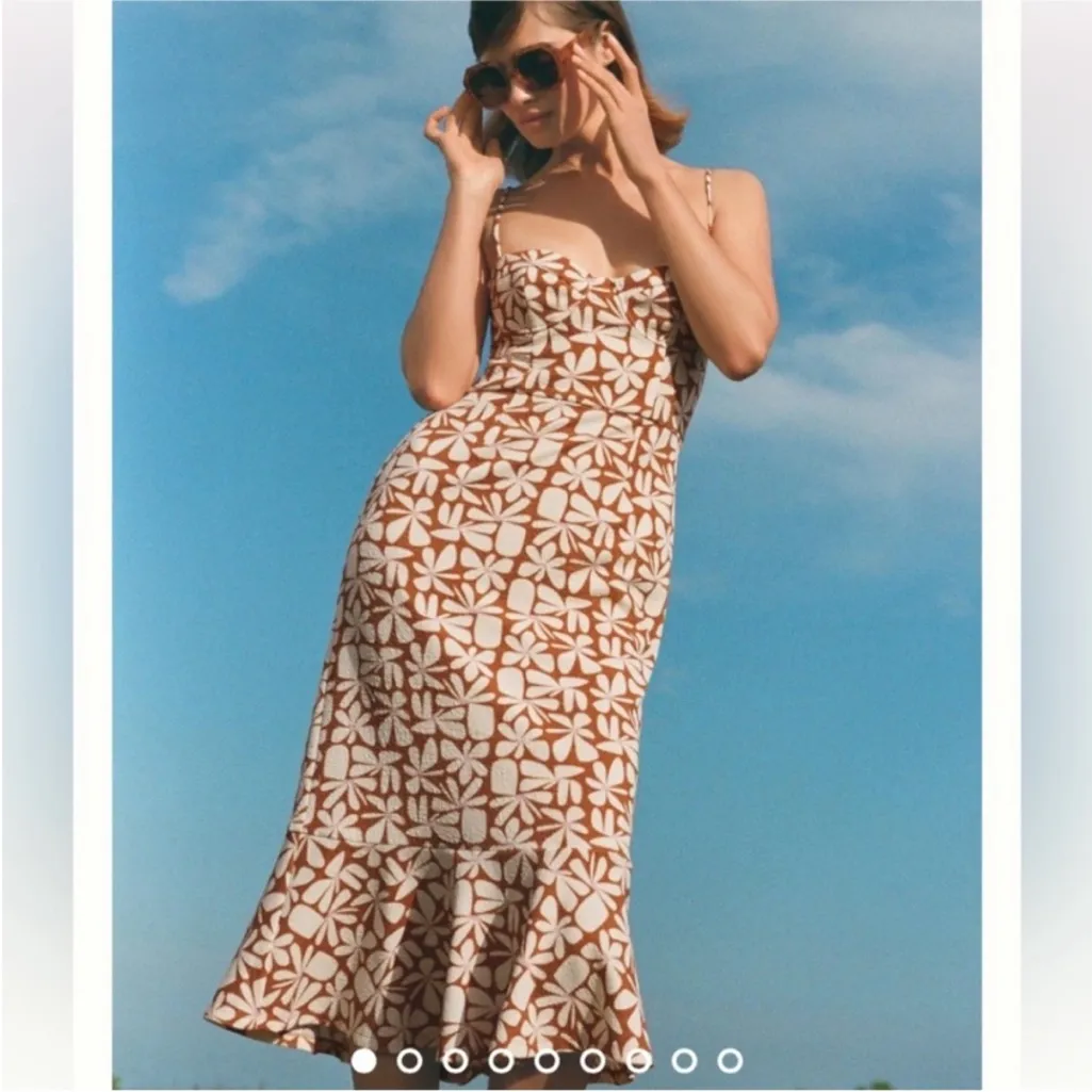 Hutch Jolie Floral Mermaid Hem Midi Dress - Image 2