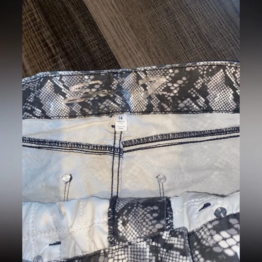 Snake skin print seven7 jeans Gray Size 14 - Image 10