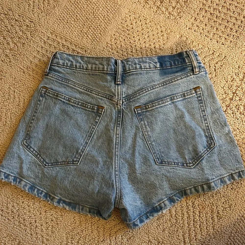 Abercrombie curve love mom shorts - Image 3