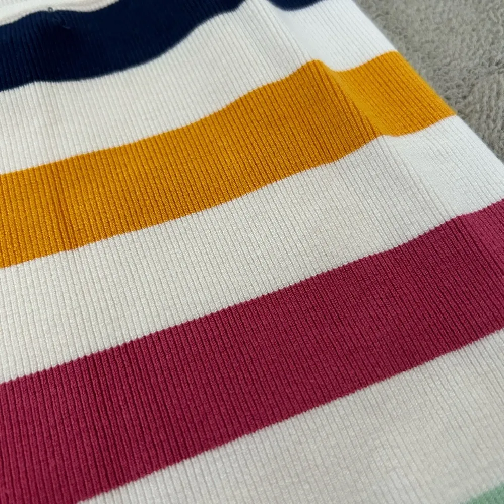 Forever 21 Knit Cropped Tank Top - Image 4