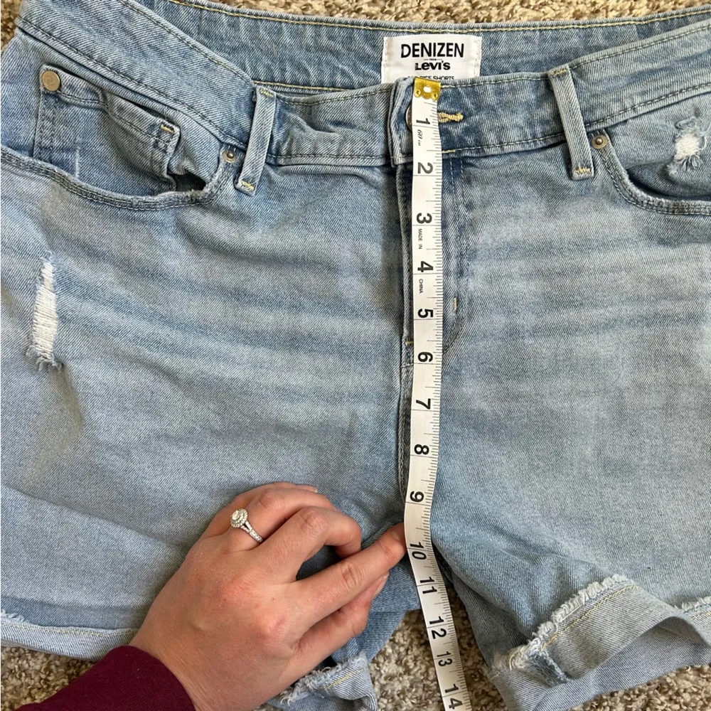 Denizen from Levi’s Medium Wash Mid Rise Shorts Size 12 31 Casual Summer - Image 8