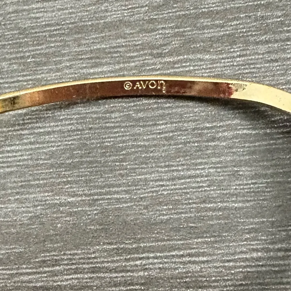 Vintage Avon Carved Tulip Bracelet Gold - Image 3