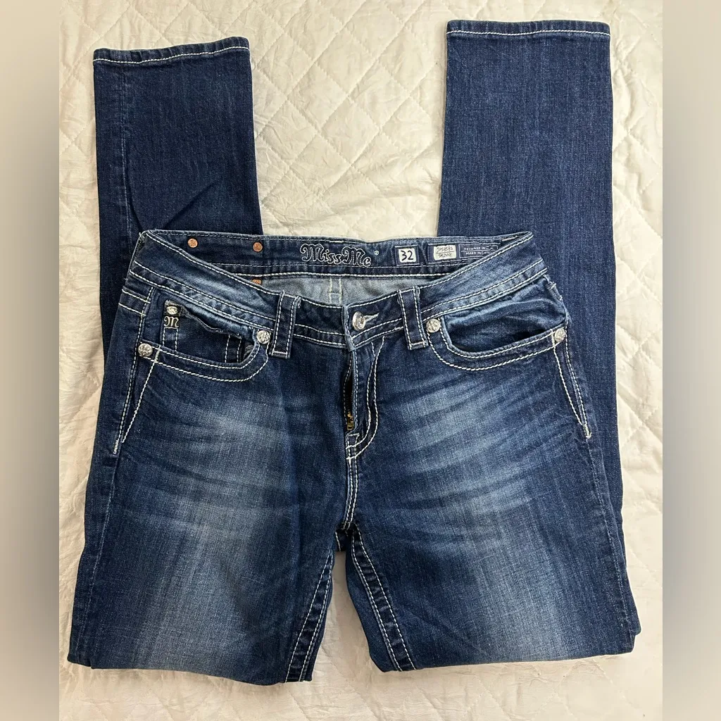 Miss Me Y2K Dark Blue Skinny Jeans with Floral Embellishments - Image 3