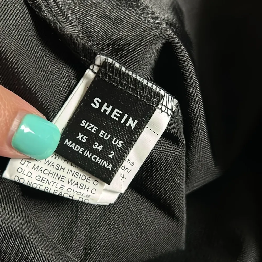 SheIn  cinched side holographic skirt - Image 5