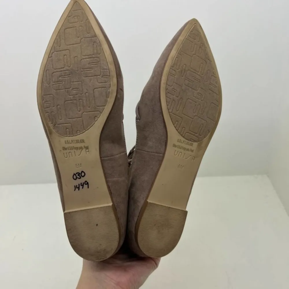 Unisa neutral tan beige ankle tie up faux suede pointed toe flat shoes size 8 - Image 3